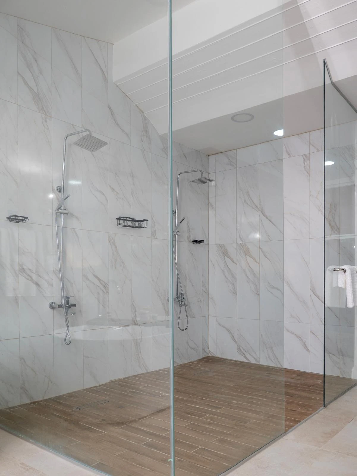 King/Twin Oceanview Suite - View 6