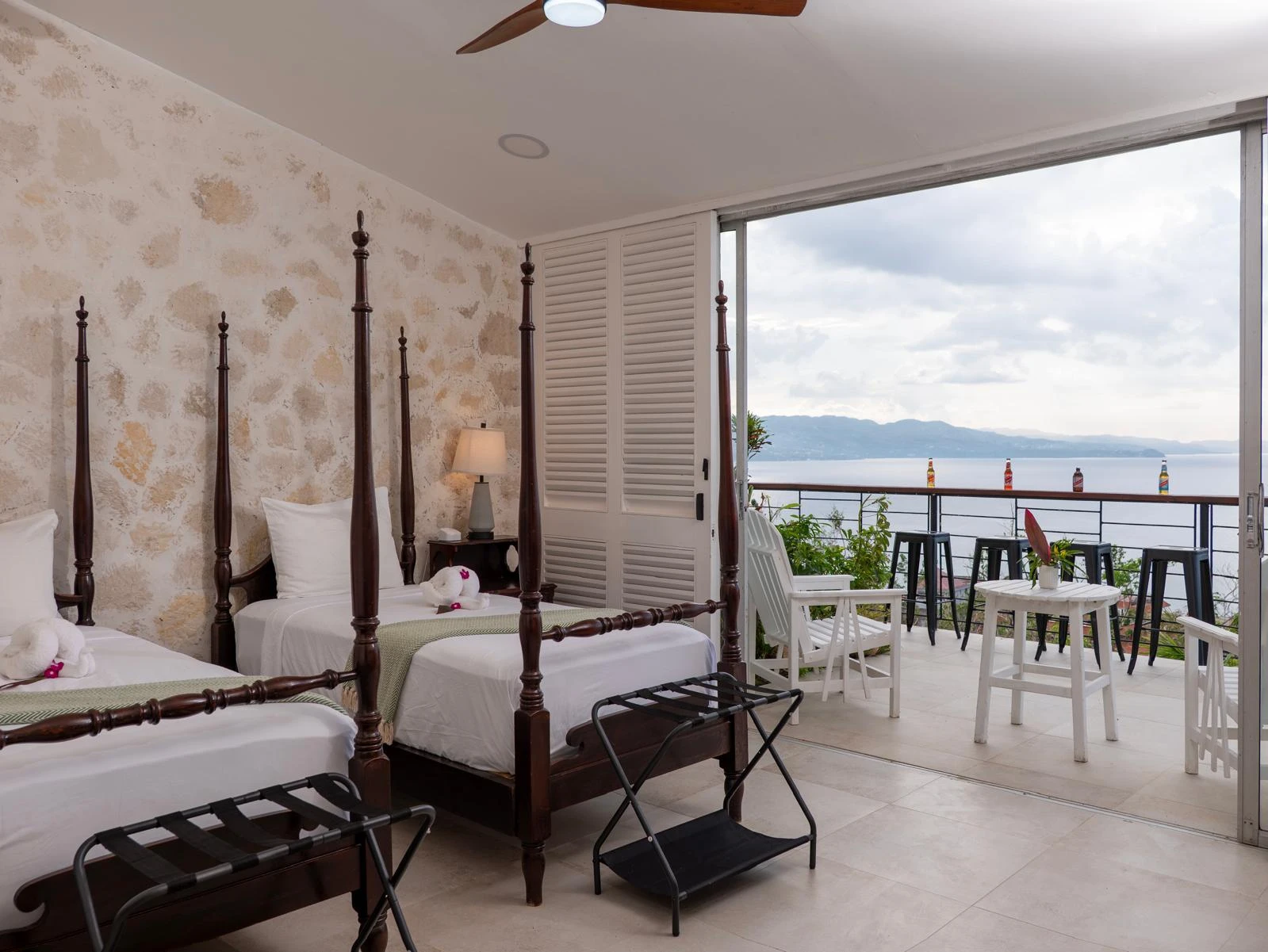 King/Twin Oceanview Suite